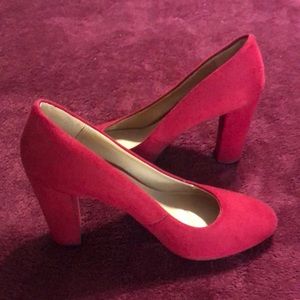Semi new Red high heels size 7